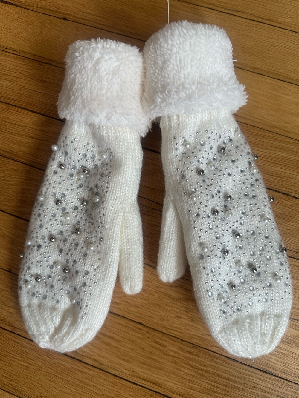 Cozy White Embellished Faux-Fur Cuff Mittens
